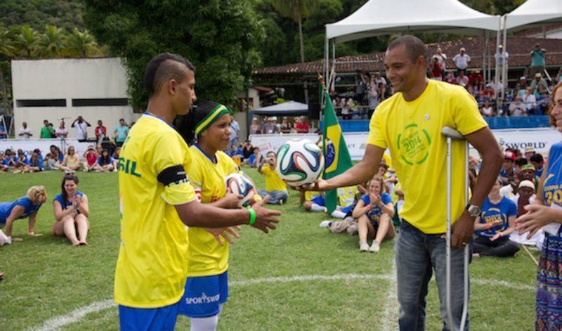 SCWC2014-Gilberto-Team-Brazil-Captains-copy-940x554.jpg